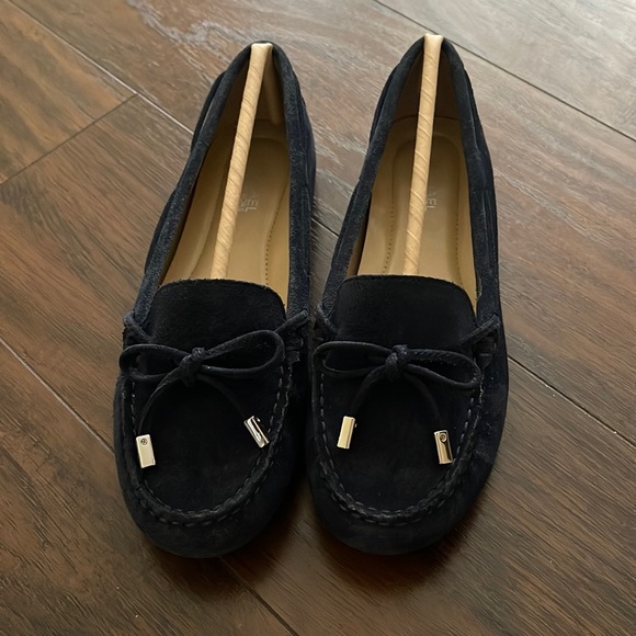 COPY - Michael Kors “Daisy” suede moccasins - Picture 1 of 9